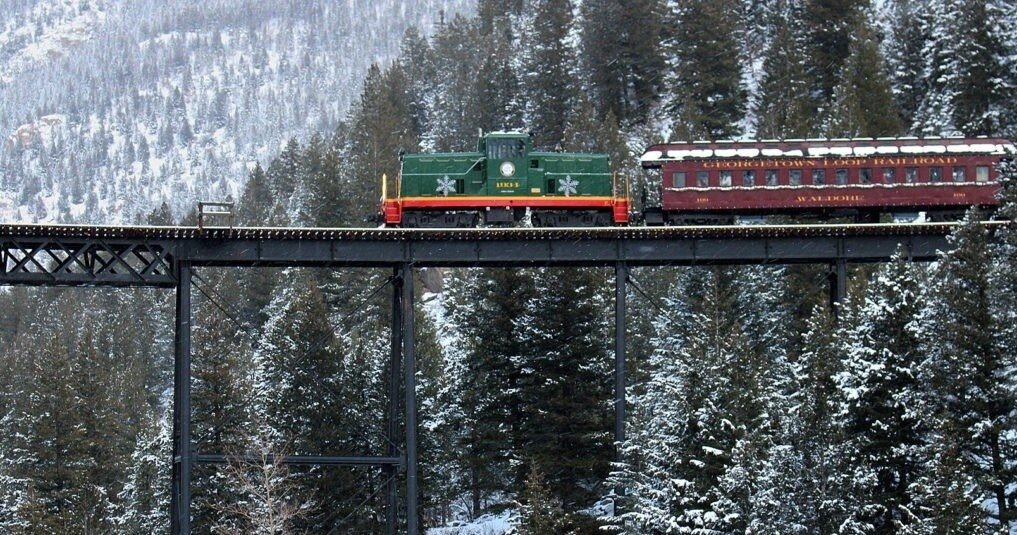 Georgetownlooprr Encore Train Train Snowy Bridge Forest