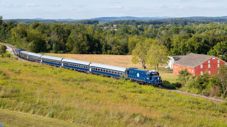 gettysburgrailway_gettysburg-excursions-train-ride-train-ride-blue-locomotive-red-barn Gettysburgrailway Gettysburg Excursions Train Ride Train Ride Blue Locomotive Red Barn