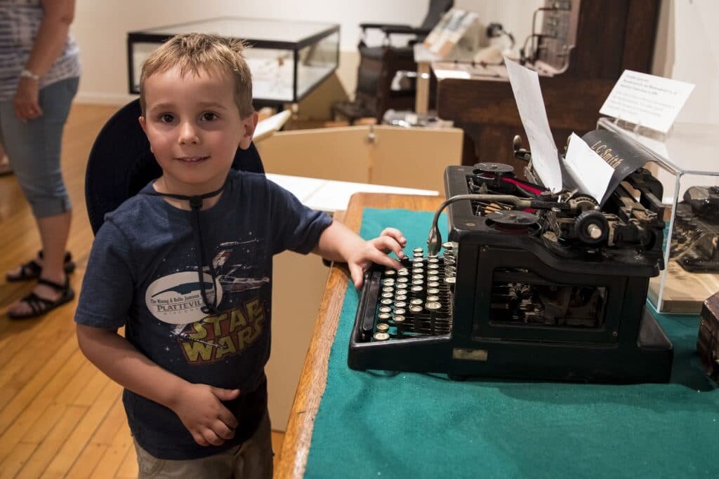 miningjamisonmuseum_museum-admission-guided-mine-tour-train-boy-typewriter-museum-display-2 Miningjamisonmuseum Museum Admission Guided Mine Tour Train Boy Typewriter Museum Display