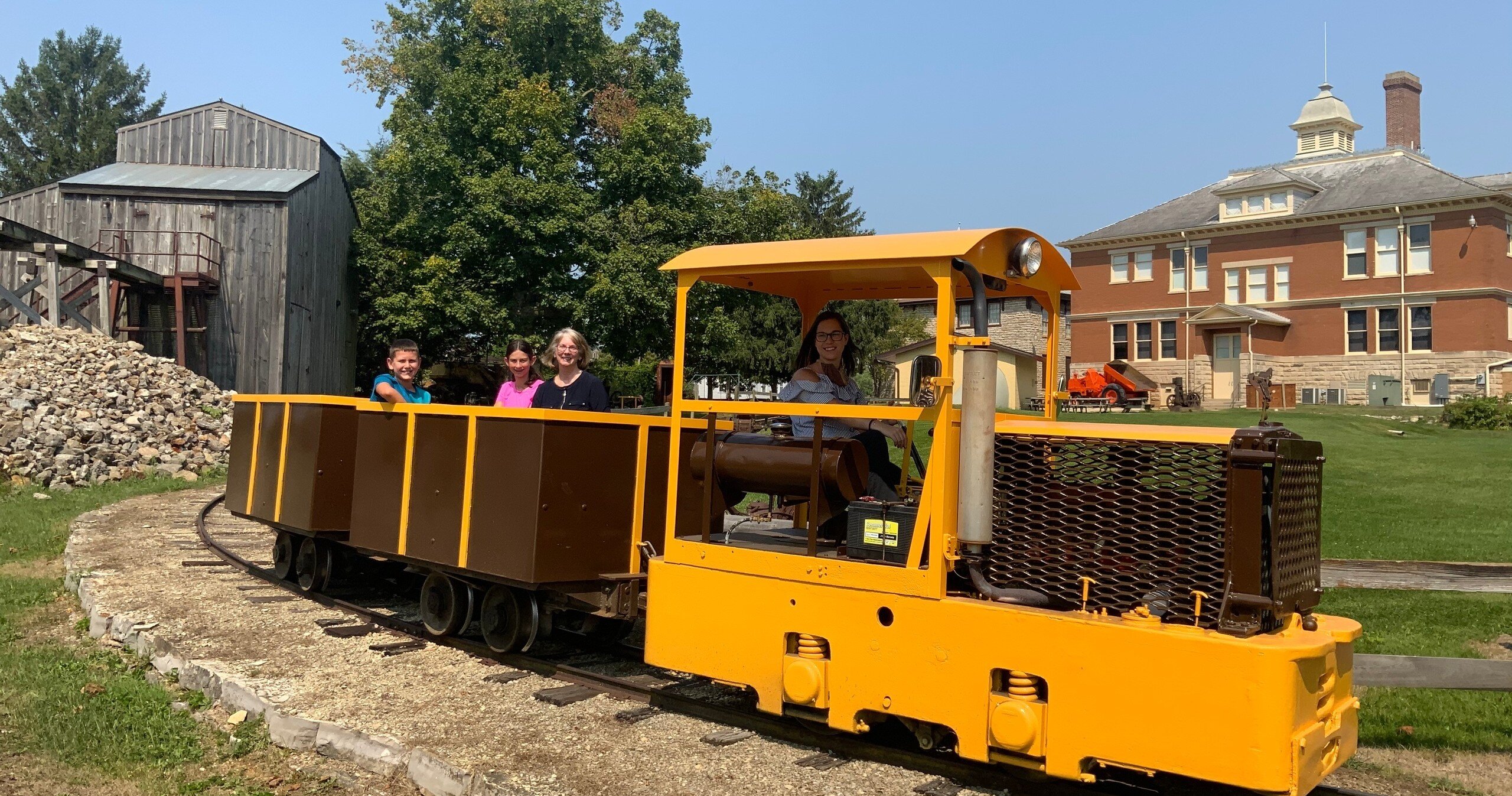 miningjamisonmuseum_museum-admission-guided-mine-tour-train-yellow-train-passengers-historic-bui Miningjamisonmuseum Museum Admission Guided Mine Tour Train Yellow Train Passengers Historic Bui