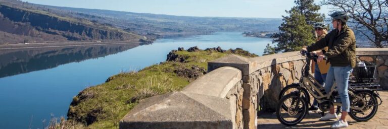 Mthoodrailroad Fall Train Bikers River View Scenery