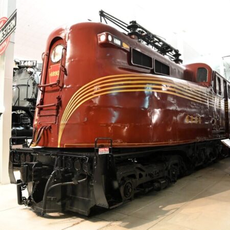 Nationalrrmuseum Train Ride Red Electric Locomotive Train Exhibit