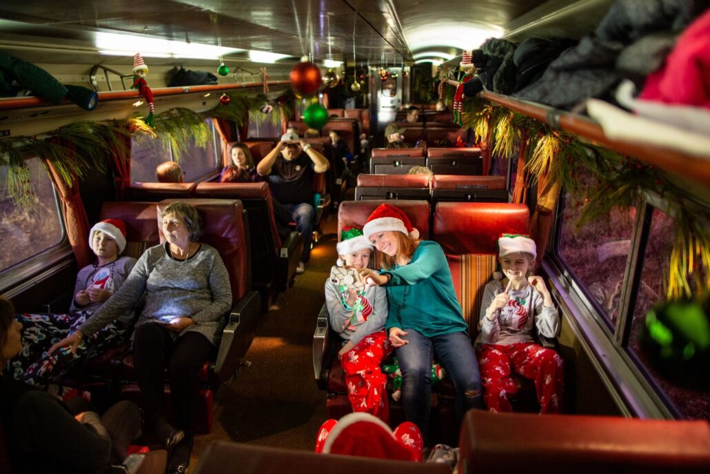 nickelplateexpress_reindeer-express-train-holiday-decorations-passengers Nickelplateexpress Reindeer Express Train Holiday Decorations Passengers