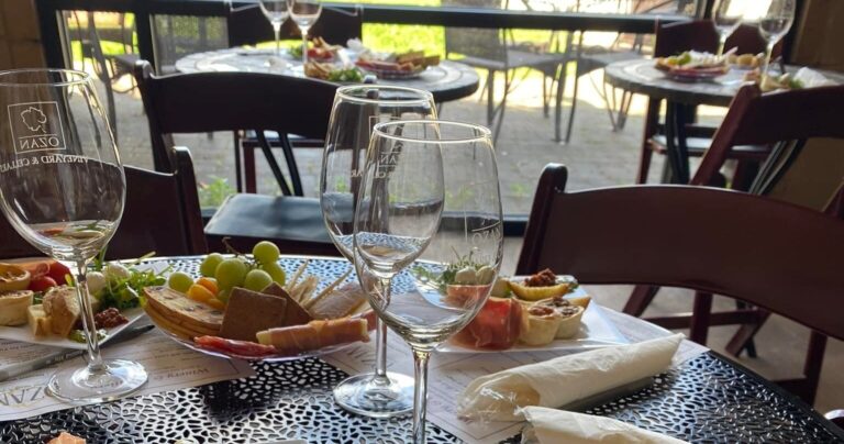 ozanwine_morning-wine-brunch-train-wine-glasses-brunch-table-food Ozanwine Morning Wine Brunch Train Wine Glasses Brunch Table Food