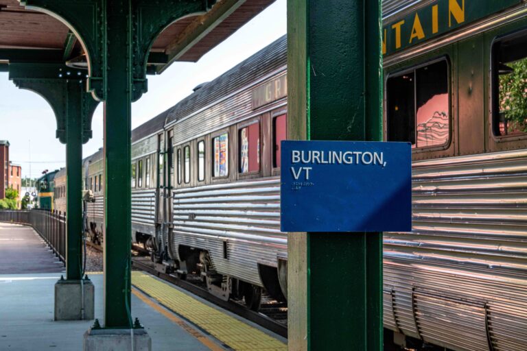 rails-vt_champlain-valley-dinner-train-burlington-vt-dinner-train-platform Rails Vt Champlain Valley Dinner Train Burlington Vt Dinner Train Platform