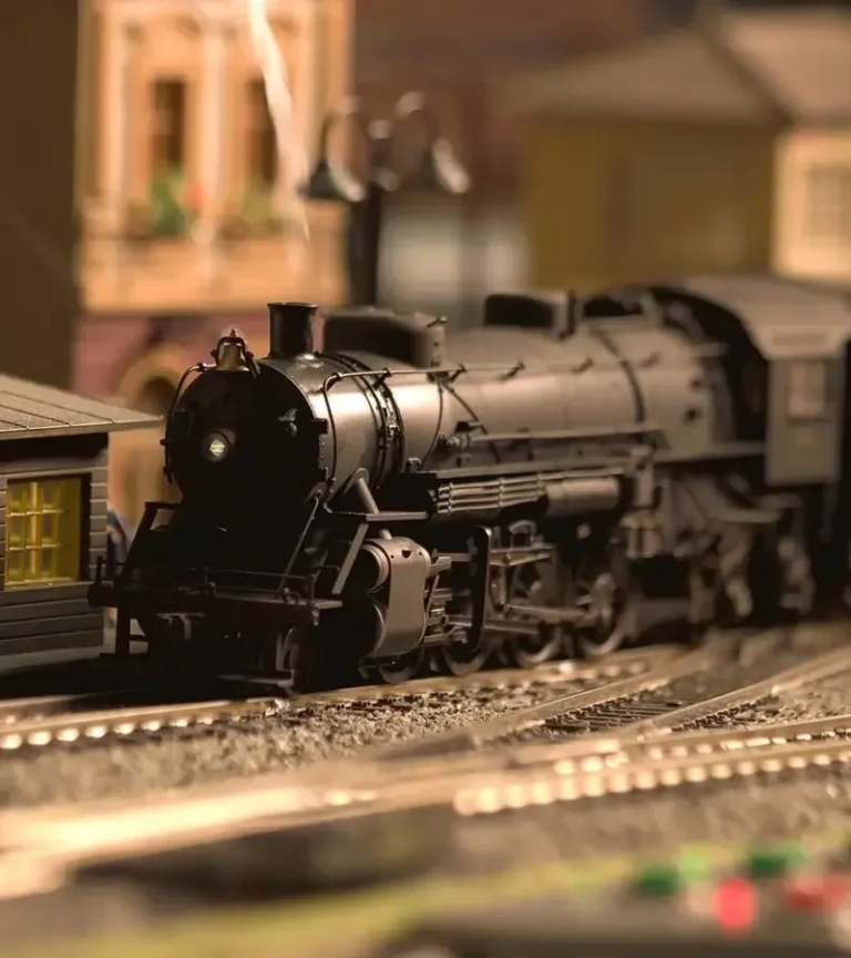 Traintasticmuseum General Admission Model Train Black Locomotive Station