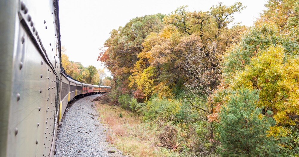 transportationmuseum_fall-colors-train-fall-colors-train-curving-forest-2 Transportationmuseum Fall Colors Train Fall Colors Train Curving Forest