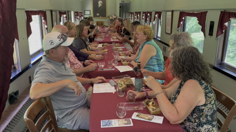 transportationmuseum_fall-colors-train-train-dining-fall-colors Transportationmuseum Fall Colors Train Train Dining Fall Colors