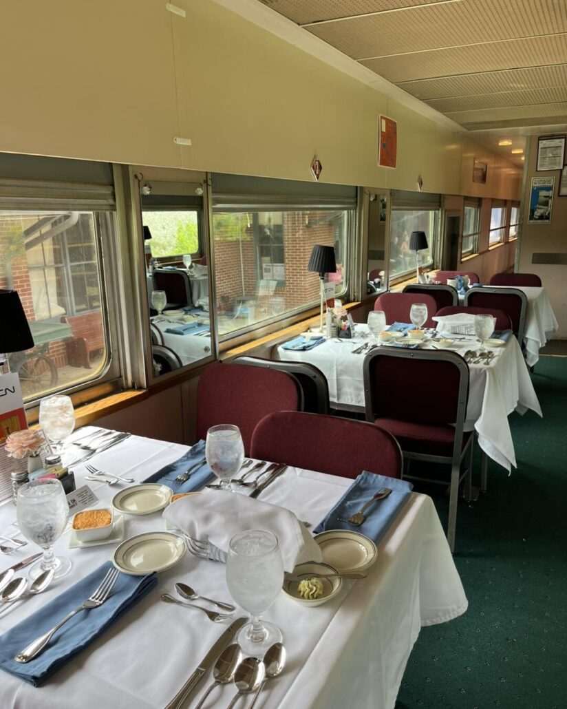 tvrail_new-year-s-eve-dinner-train-dining-car-table-setting-train Tvrail New Year S Eve Dinner Train Dining Car Table Setting Train