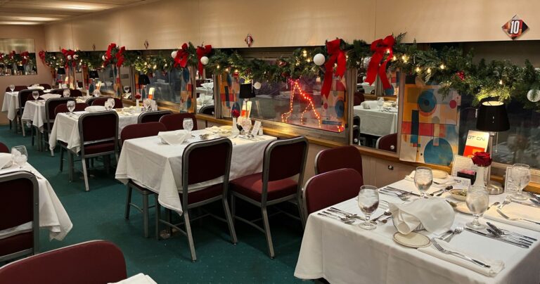 tvrail_new-year-s-eve-dinner-train-dinner-train-holiday-decorations-tables Tvrail New Year S Eve Dinner Train Dinner Train Holiday Decorations Tables