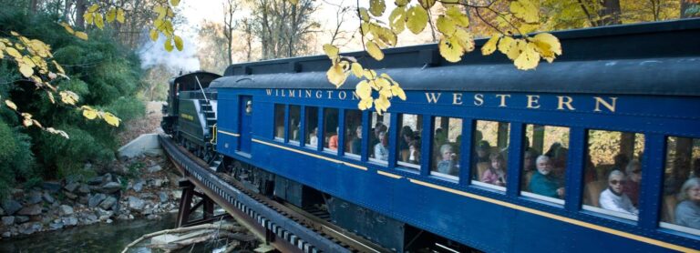 Wwrr Holiday Lights Express Steam Train Passengers Autumn Leaves